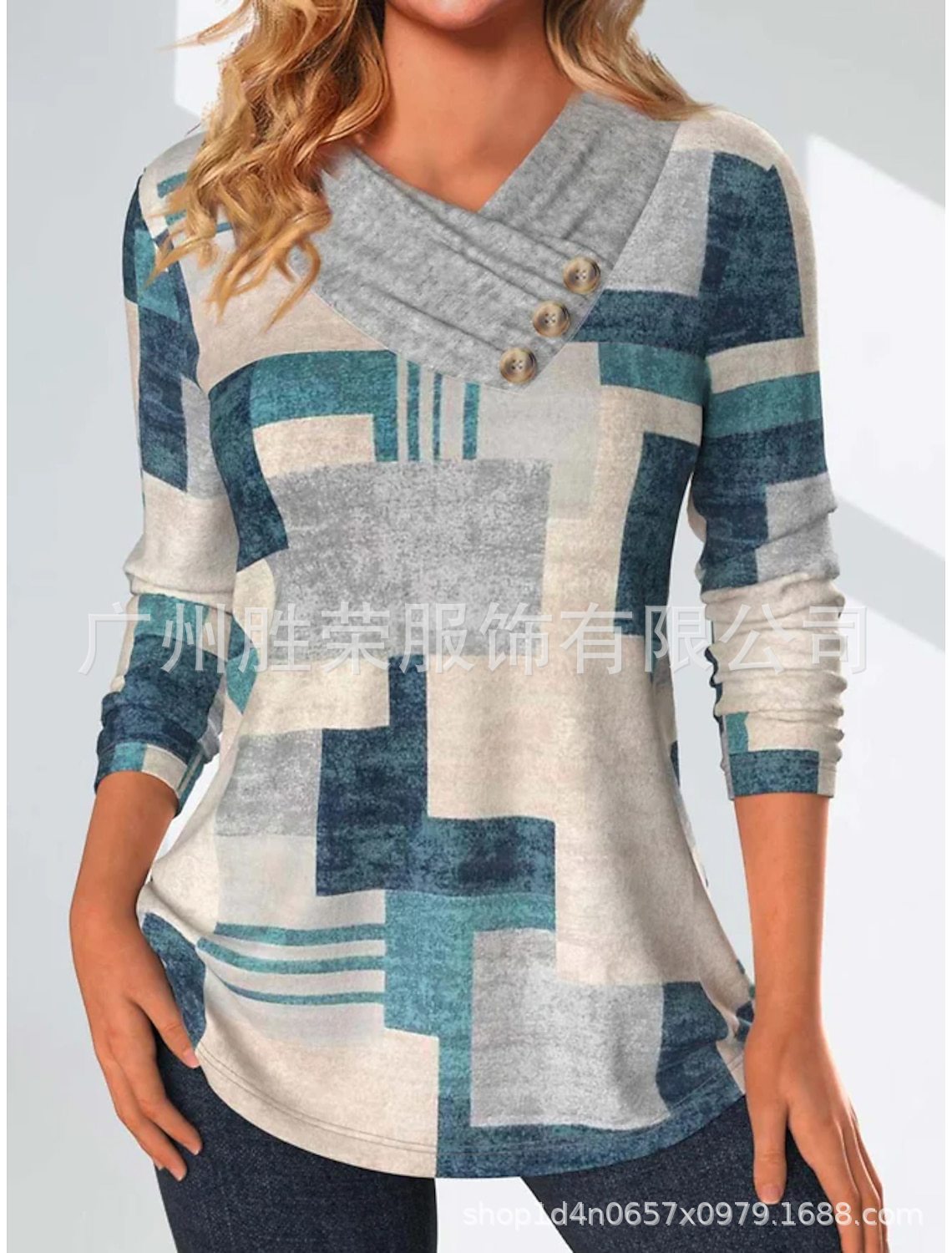 Three-button V-collar Contrast Color Long-sleeved Sweater