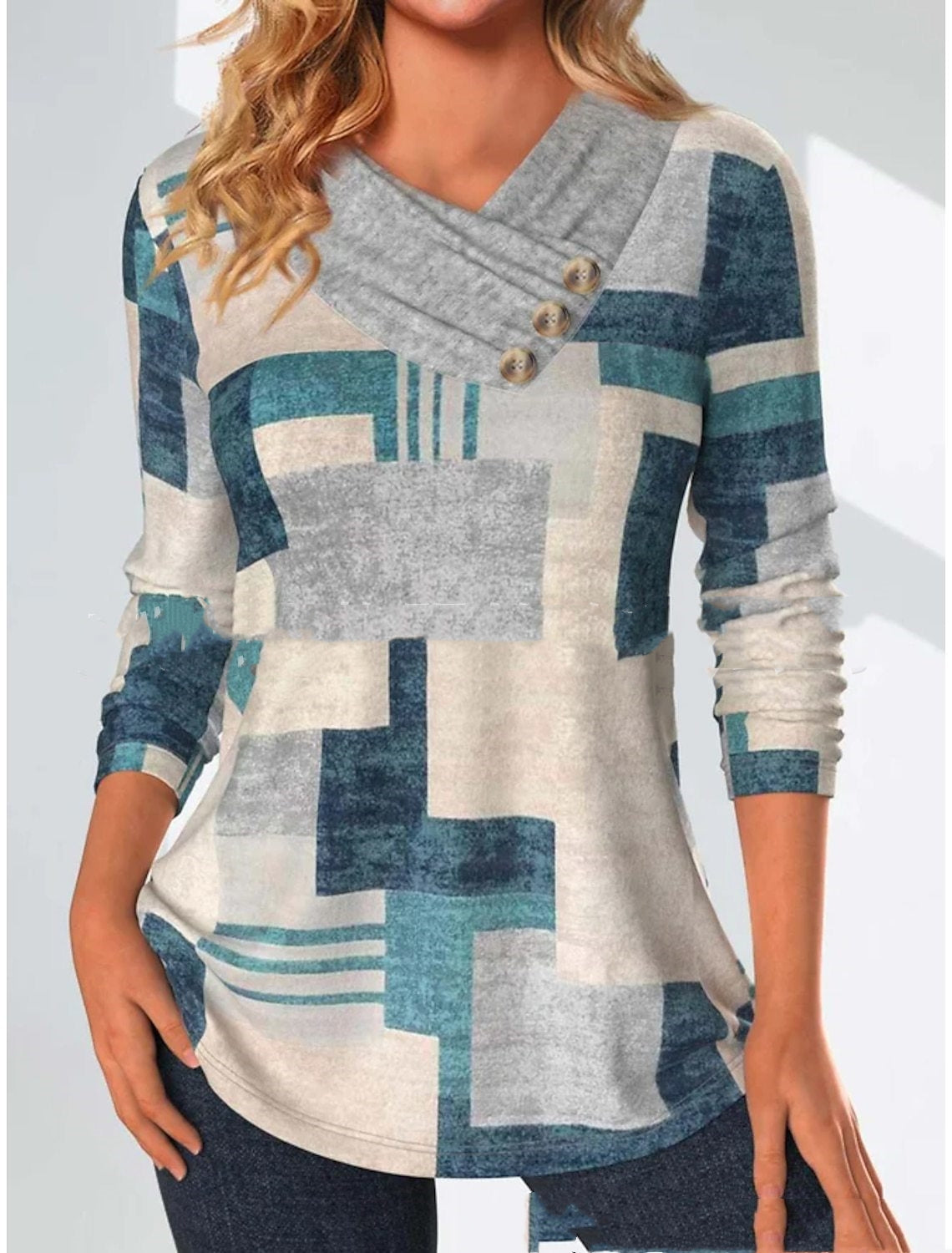 Three-button V-collar Contrast Color Long-sleeved Sweater