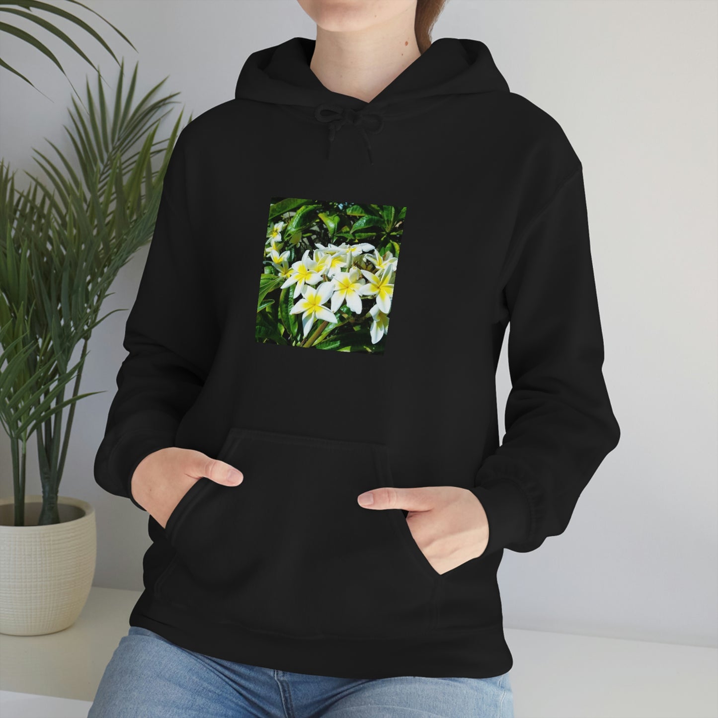 Islander Plumeria Unisex Heavy Blend™ Hooded Sweatshirt