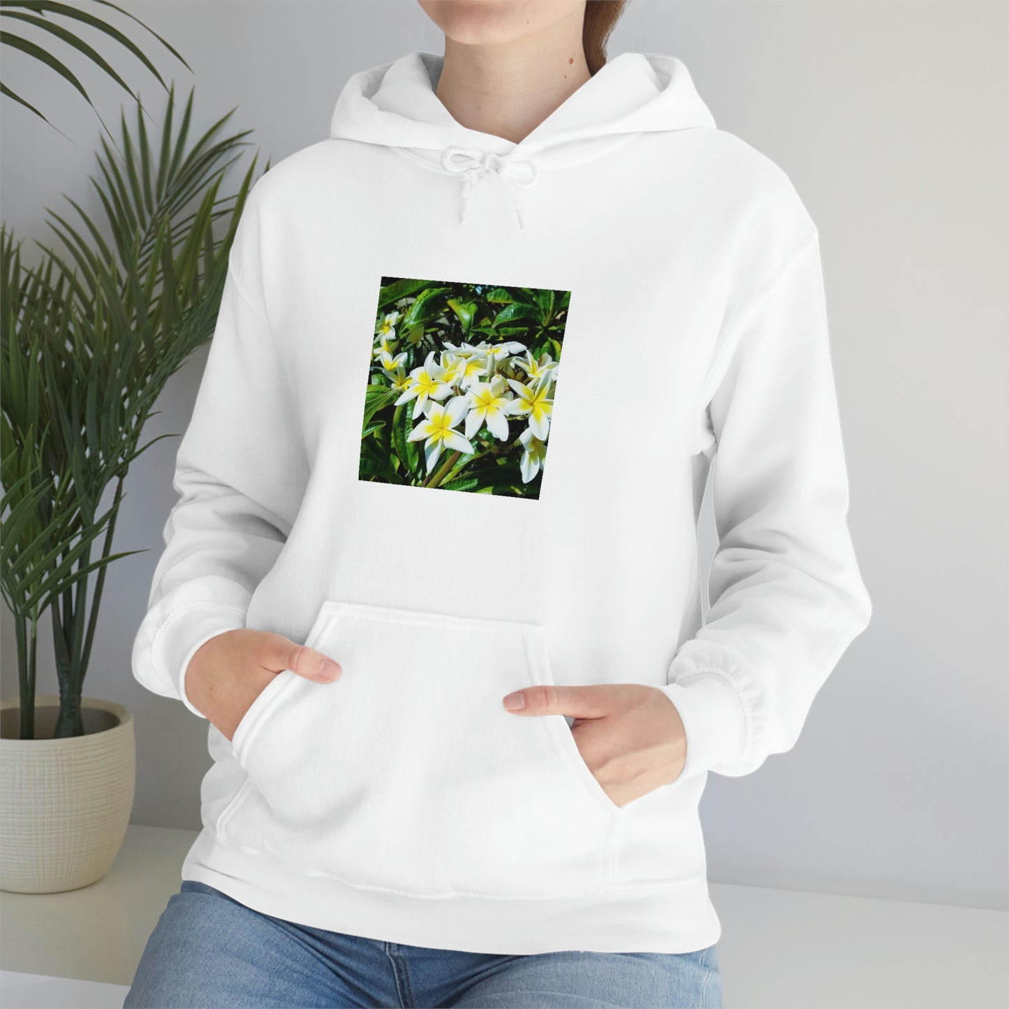 Islander Plumeria Unisex Heavy Blend™ Hooded Sweatshirt