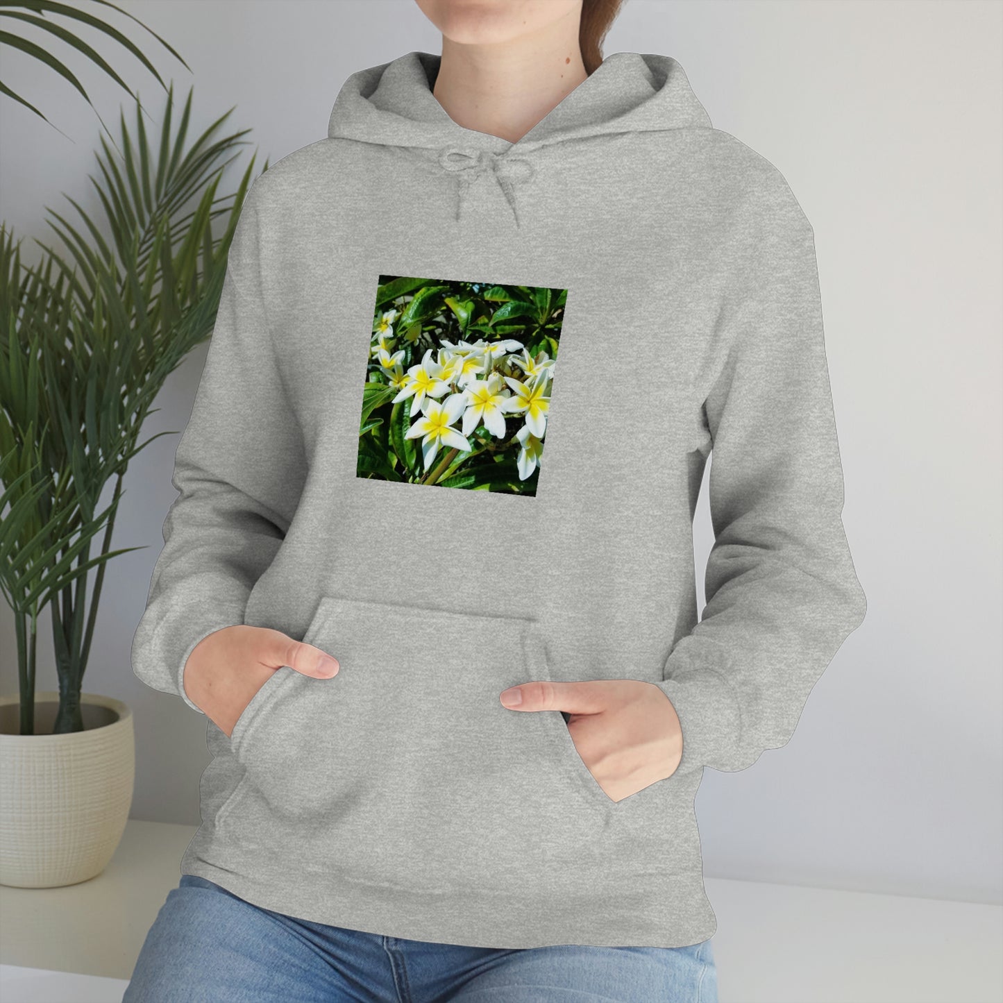 Islander Plumeria Unisex Heavy Blend™ Hooded Sweatshirt