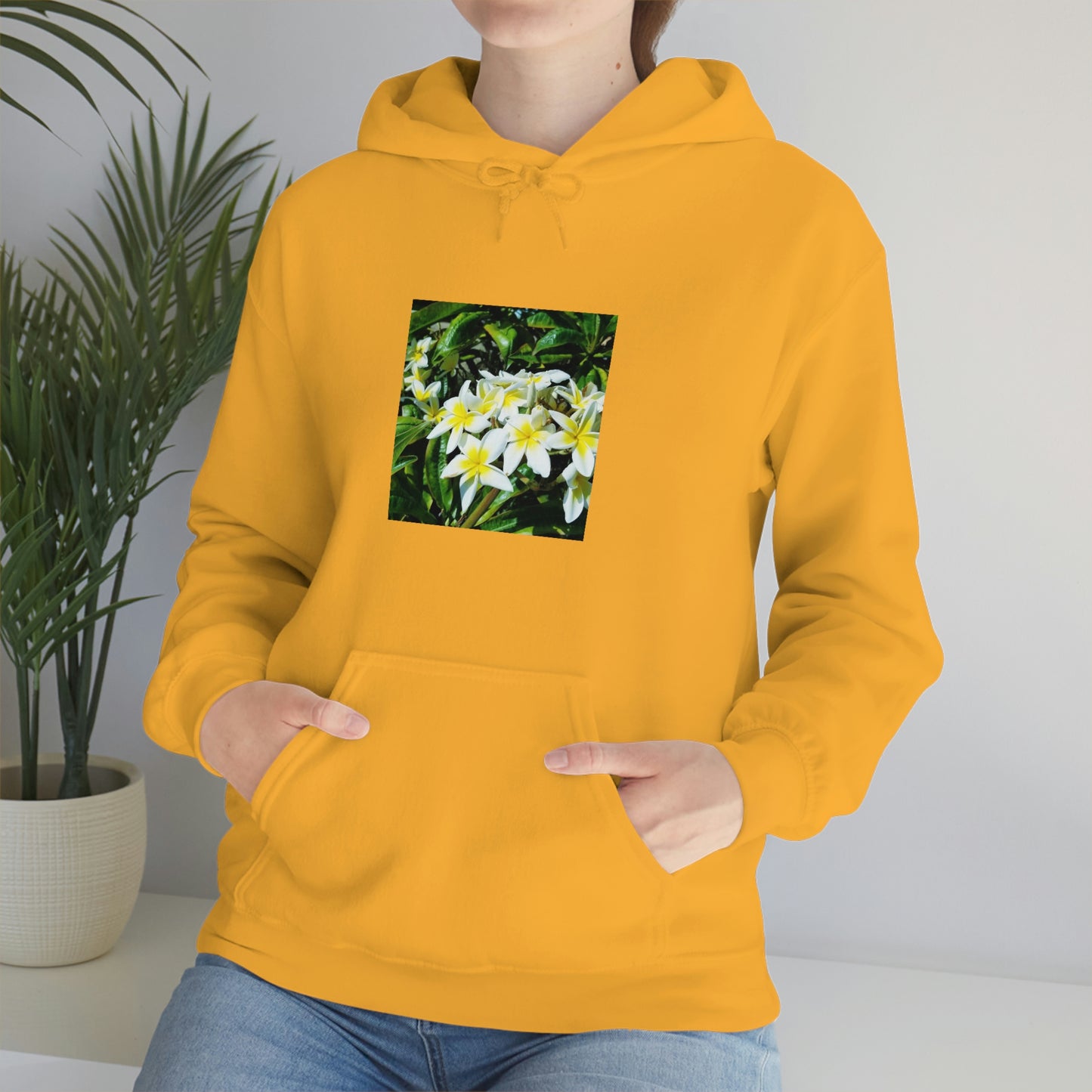 Islander Plumeria Unisex Heavy Blend™ Hooded Sweatshirt