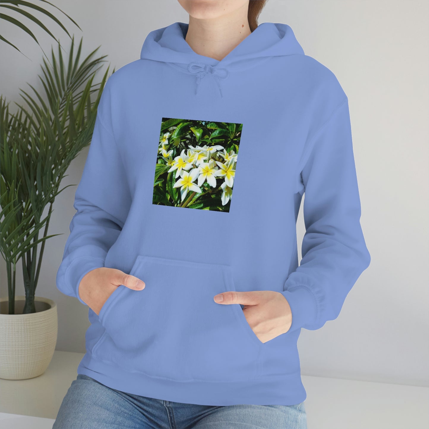 Islander Plumeria Unisex Heavy Blend™ Hooded Sweatshirt